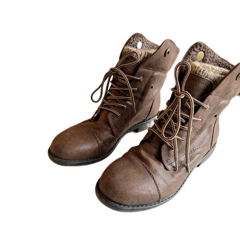 Cliffs by white mountain hiking Brown boots lace up, sweater ankle trim  9.5